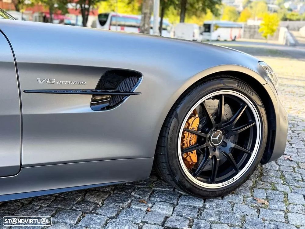 Mercedes-Benz AMG GT R - 9