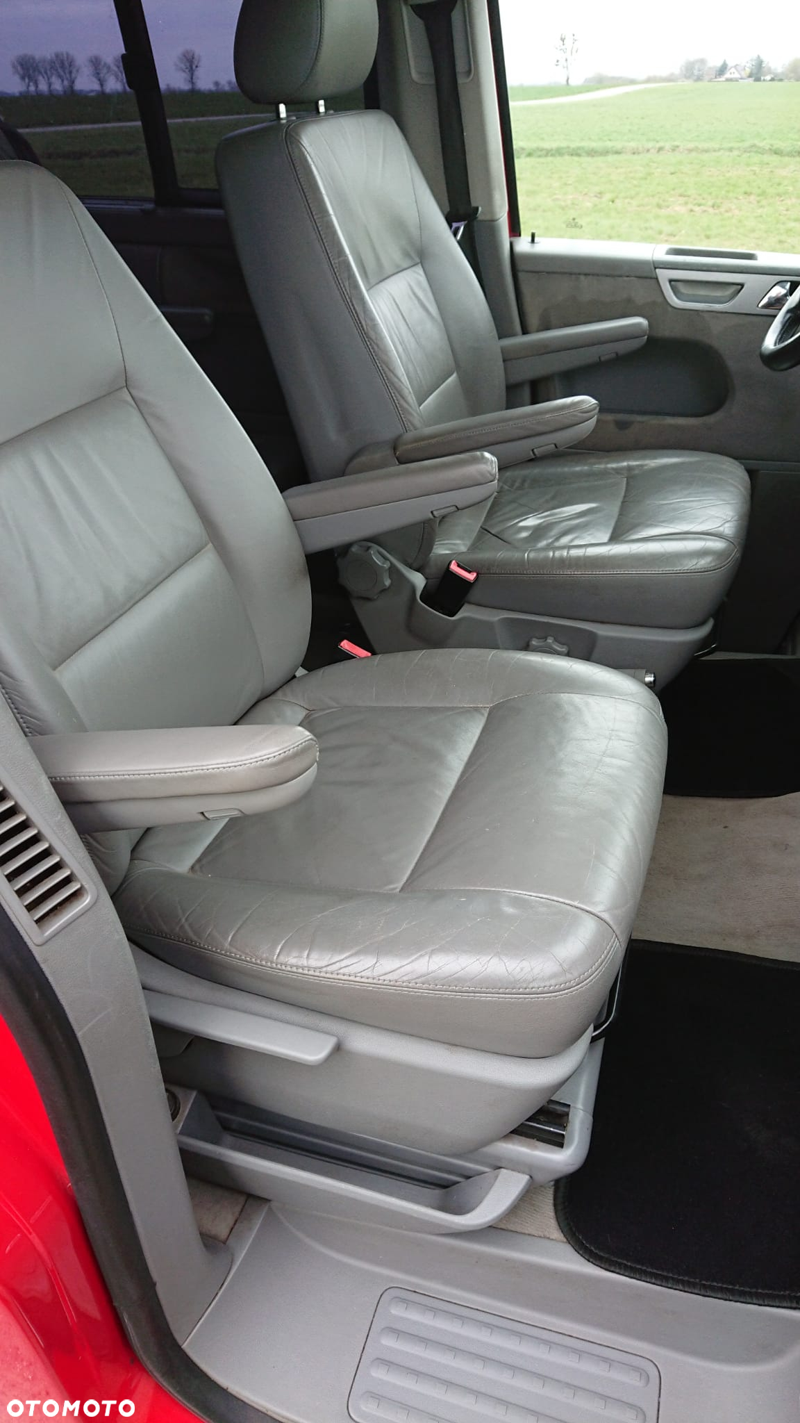 Volkswagen Multivan - 10