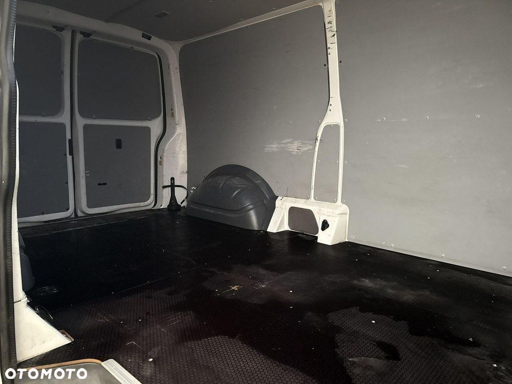 Volkswagen Transporter - 23