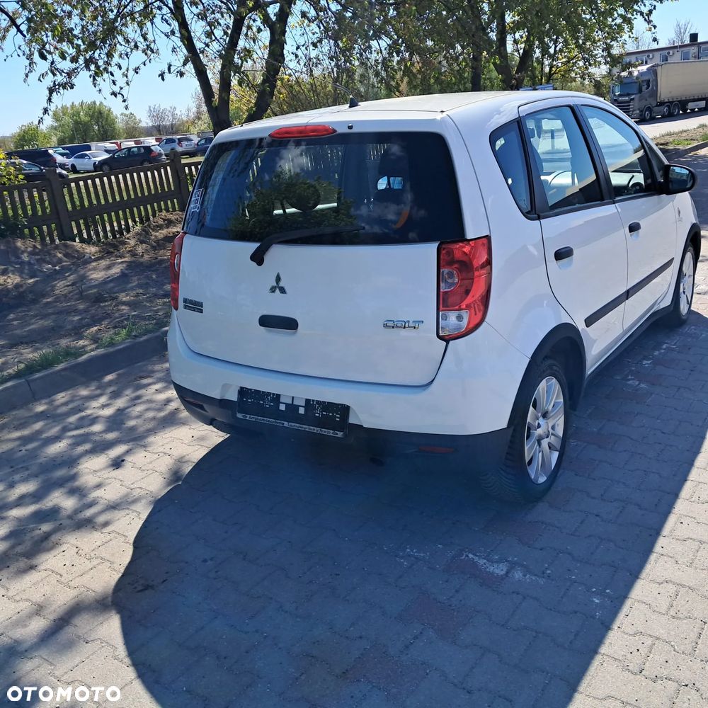 Mitsubishi Colt - 17