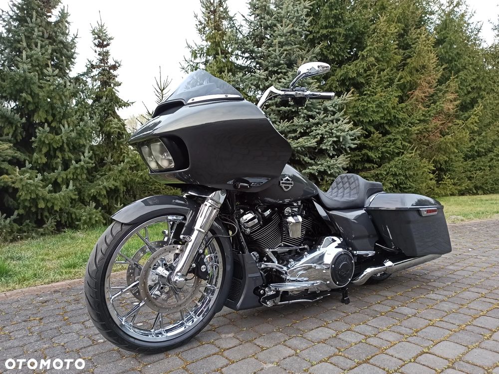 Harley-Davidson Touring Road Glide - 1
