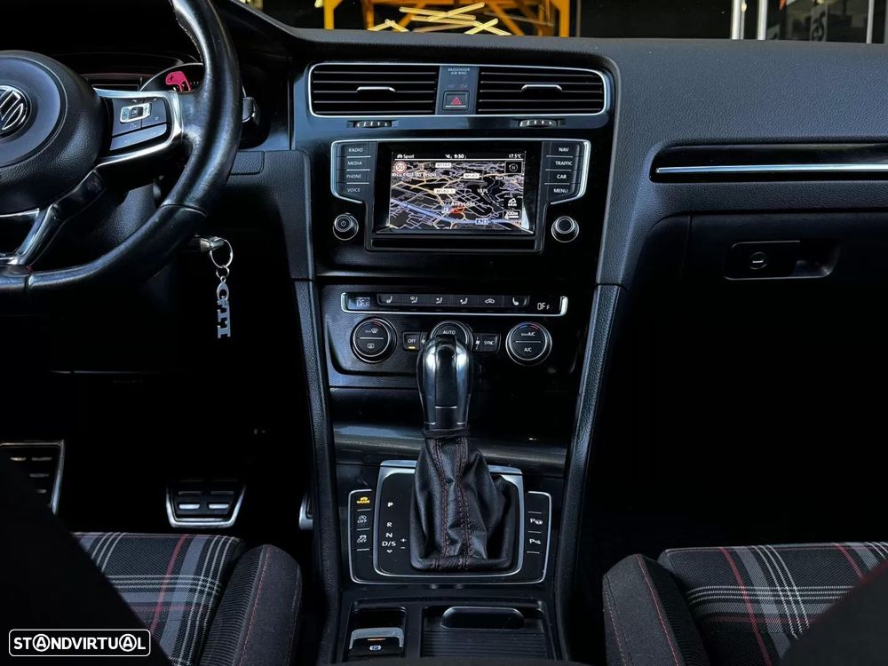 VW Golf 2.0 TSi GTi DSG Performance - 19