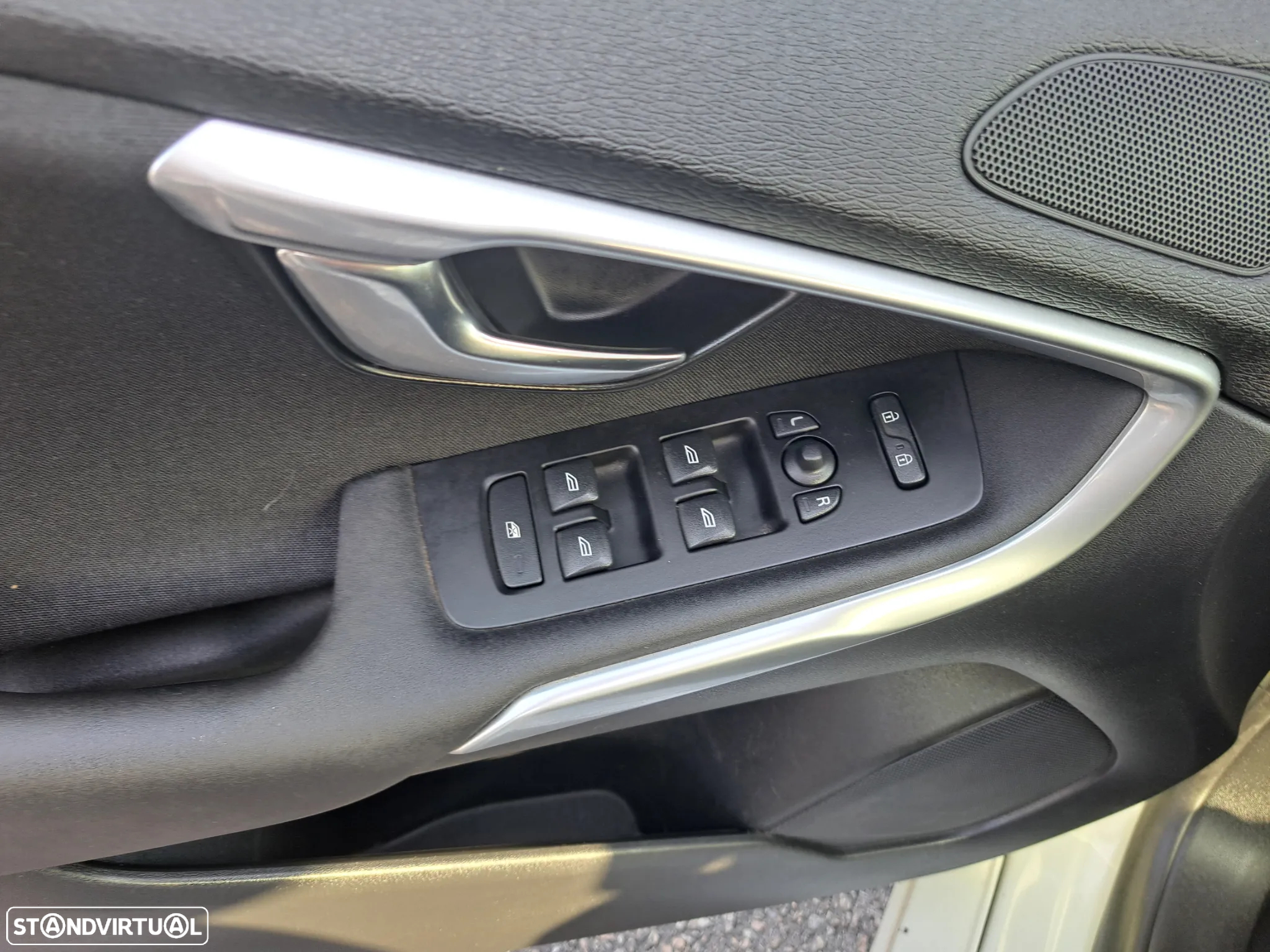 Volvo V40 1.6 D2 Momentum - 16