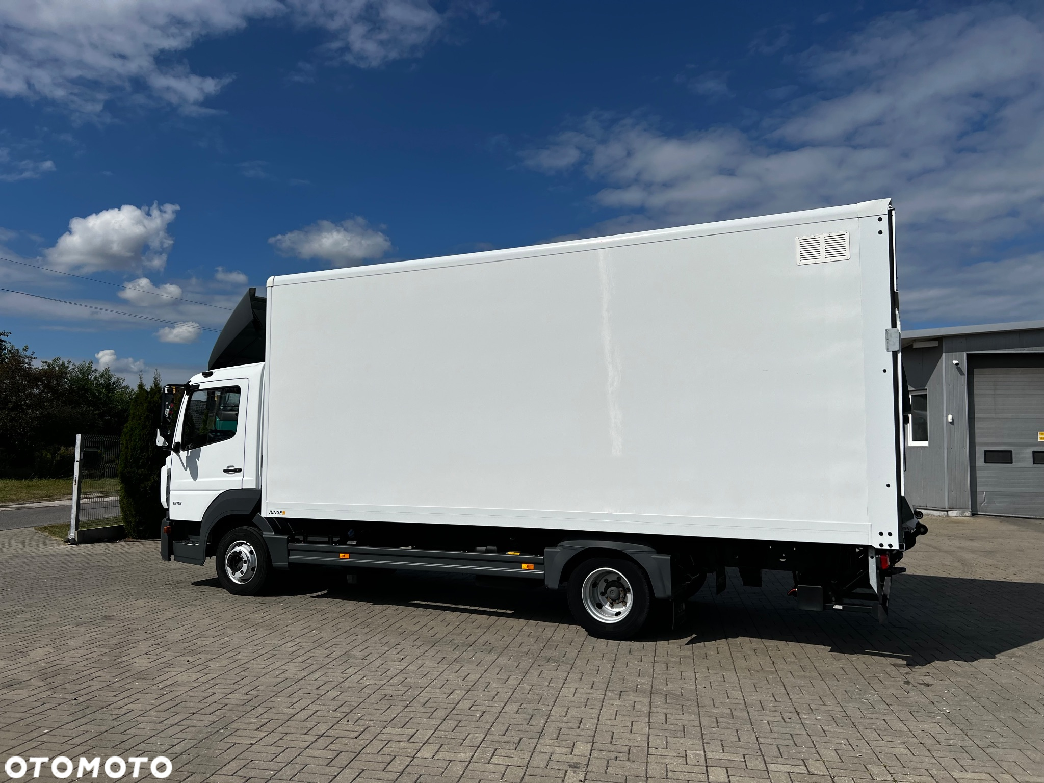 Mercedes-Benz ATEGO - 10