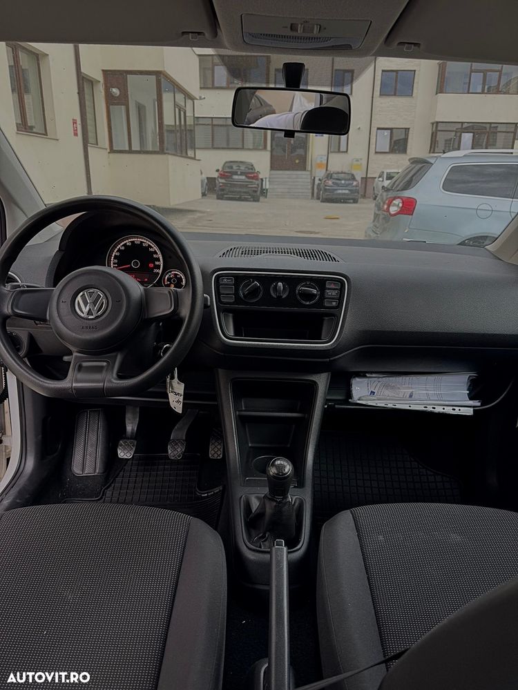 Volkswagen up! - 8