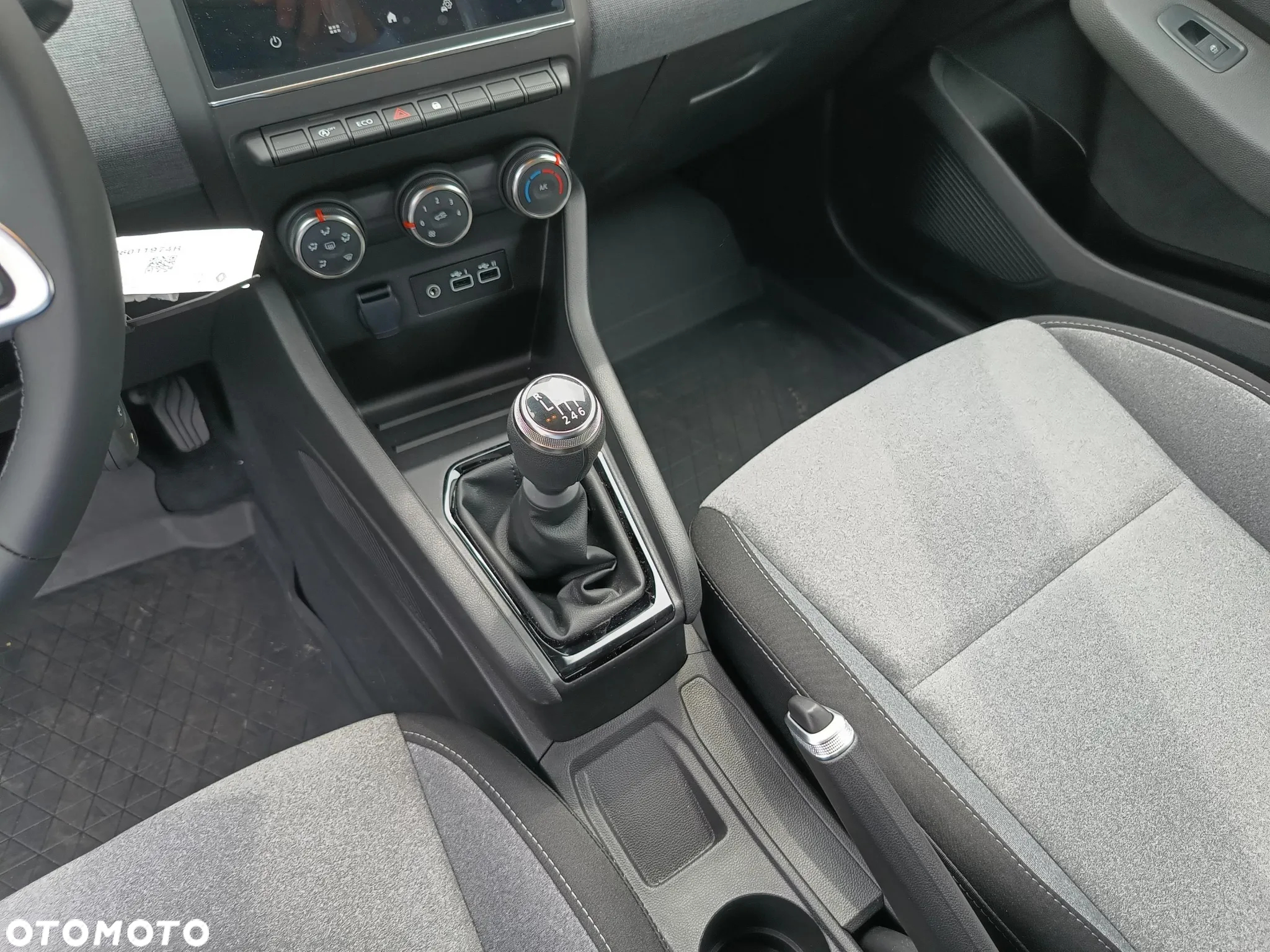 Renault Clio 1.0 TCe Evolution - 15