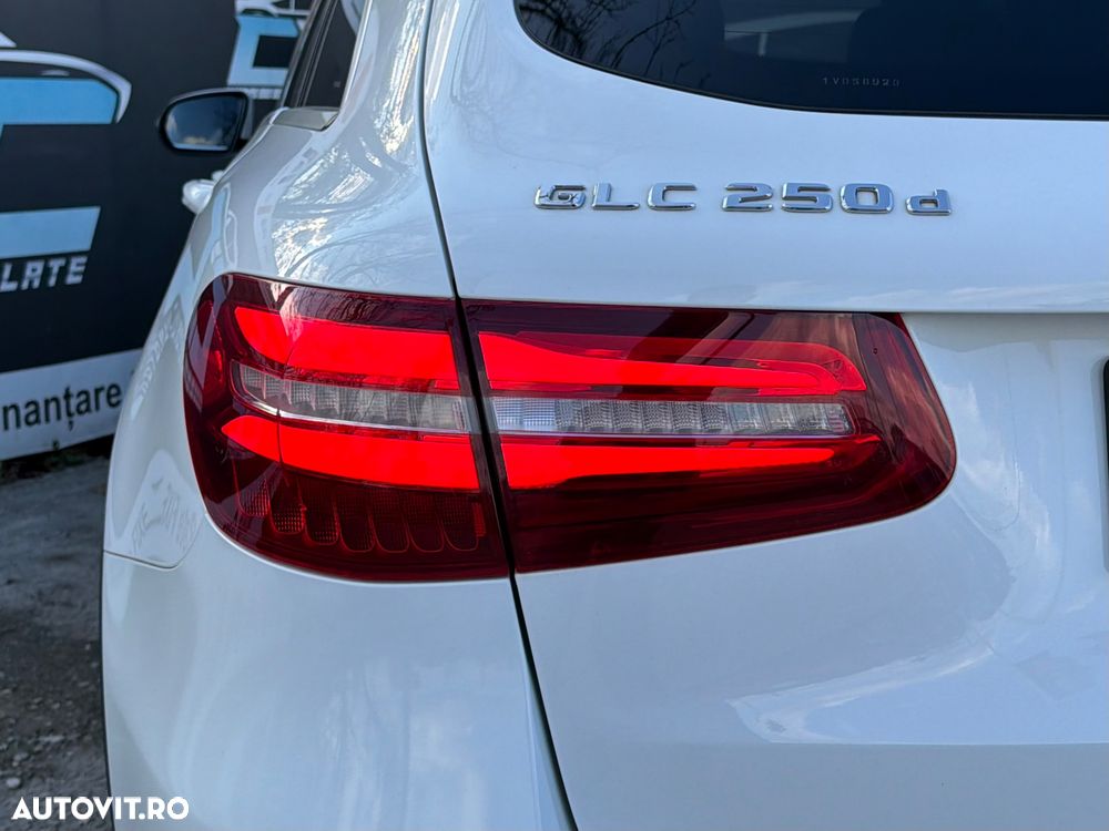 Mercedes-Benz GLC 250 d 4MATIC 9G-TRONIC AMG Line - 30