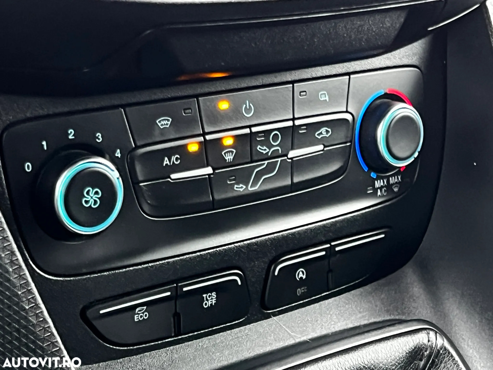 Ford Transit Connect - 19