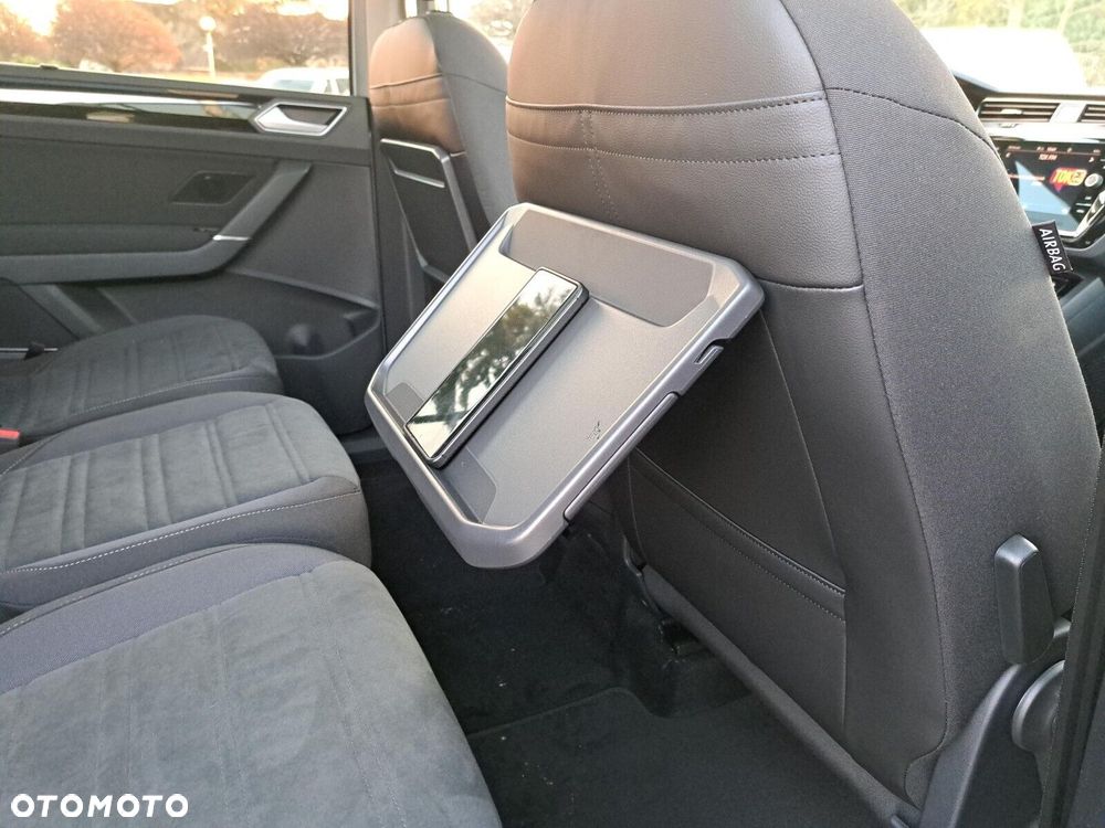 Volkswagen Touran - 23