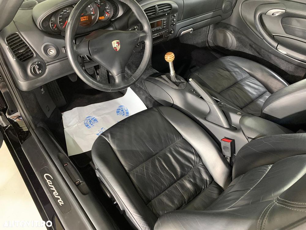 Porsche 911 Carrera - 12