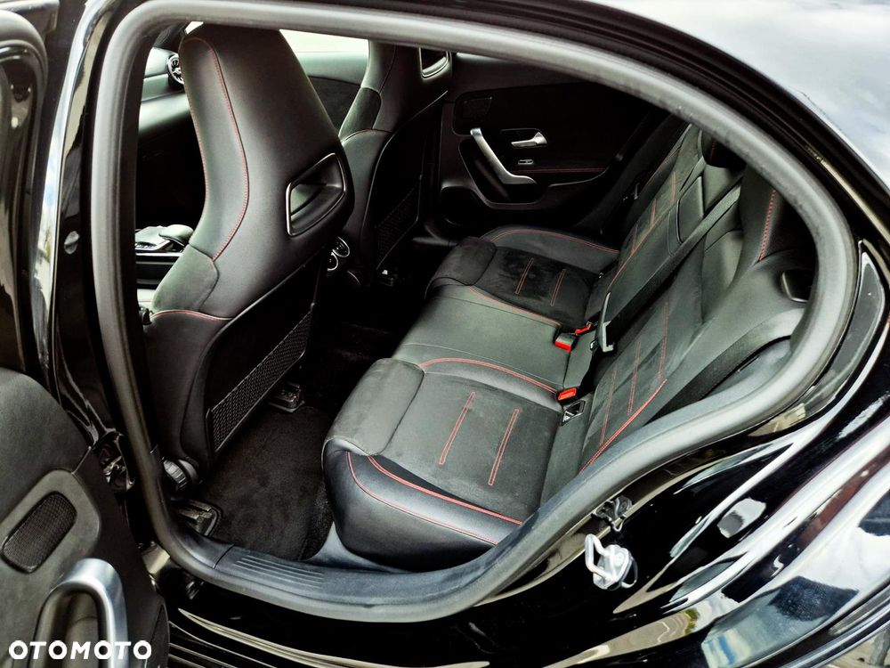 Mercedes-Benz Klasa A 180 d AMG Line 7G-DCT - 16