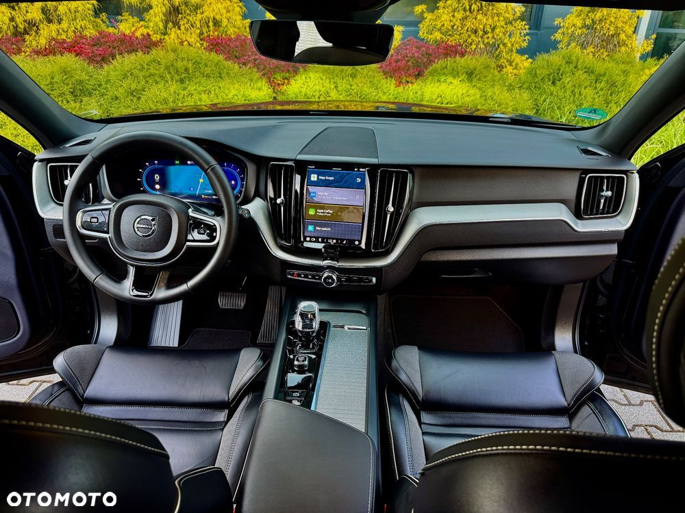 Volvo XC 60 B4 B Plus Dark - 38