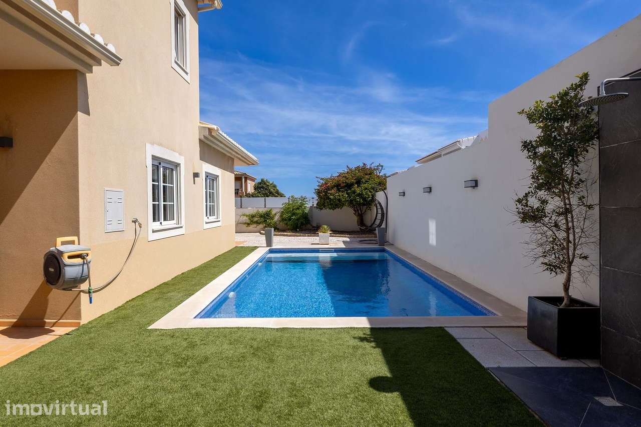 MORADIA MODERNA À VENDA T4 PERTO DA PRAIA, LAGOS - Grande imagem: 3/42