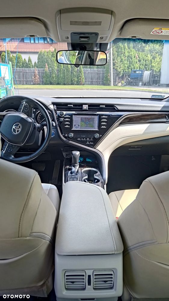 Toyota Camry 2.5 Hybrid Comfort CVT - 11