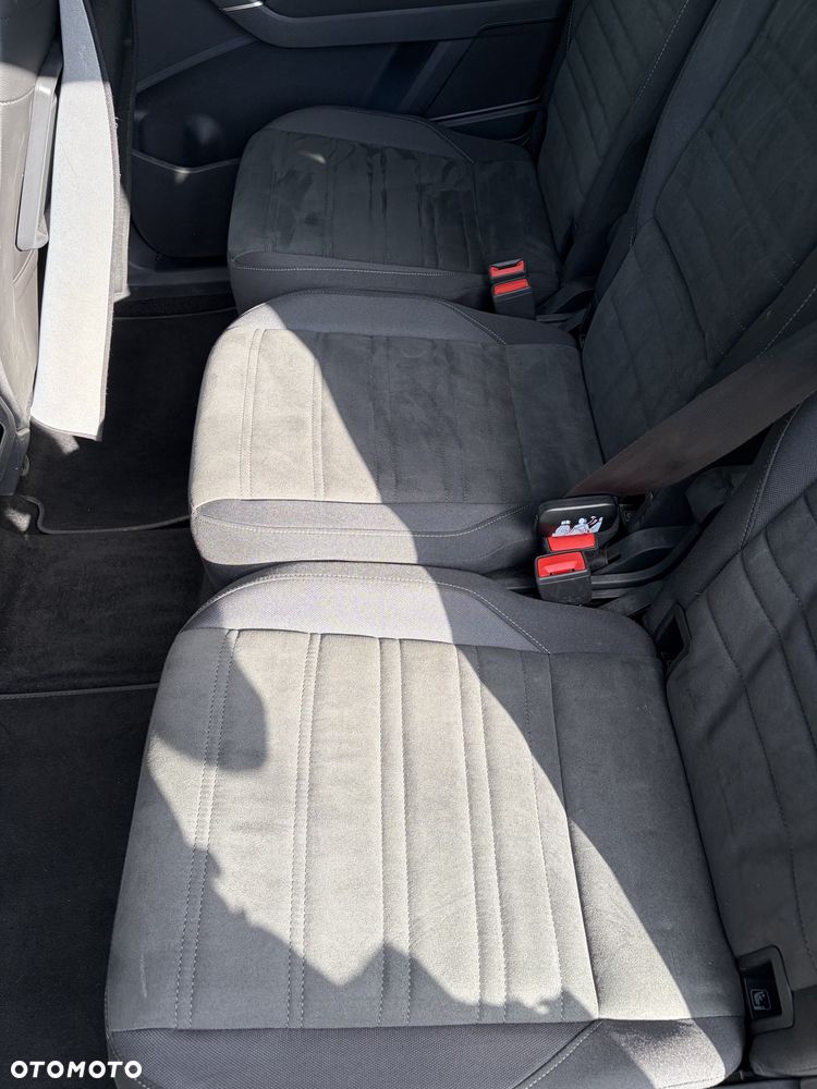 Volkswagen Touran - 22