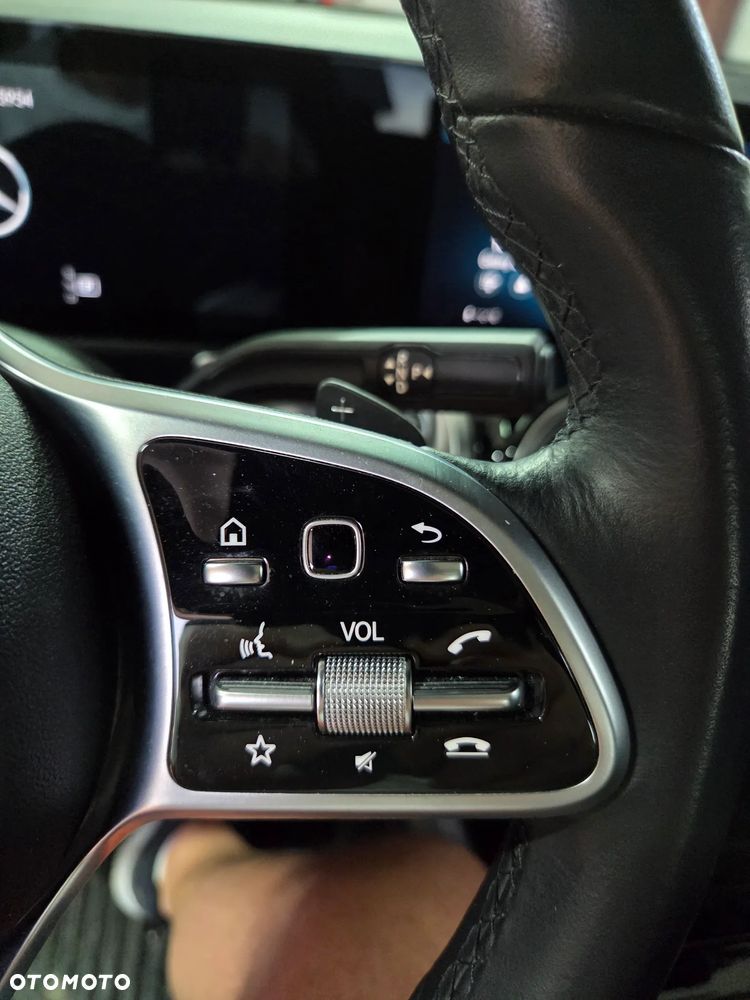 Mercedes-Benz GLB - 28