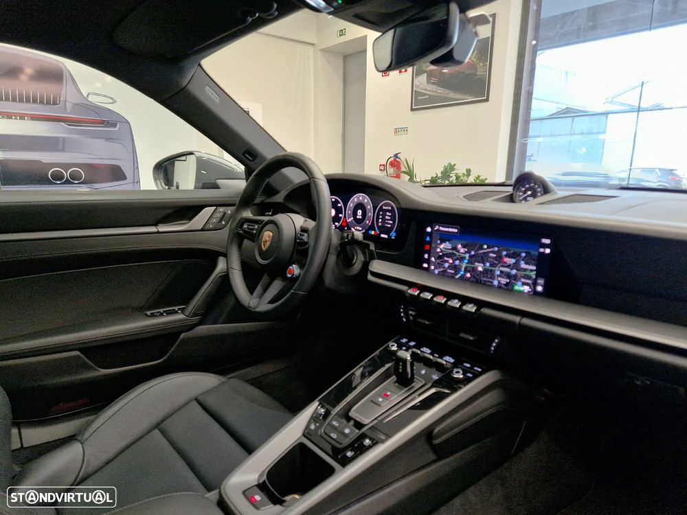 Porsche 911 (992) Carrera - 35