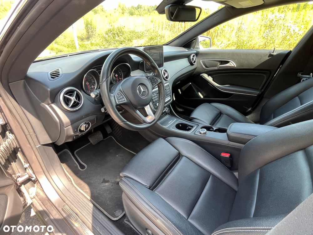 Mercedes-Benz CLA 250 4-Matic AMG Line - 29
