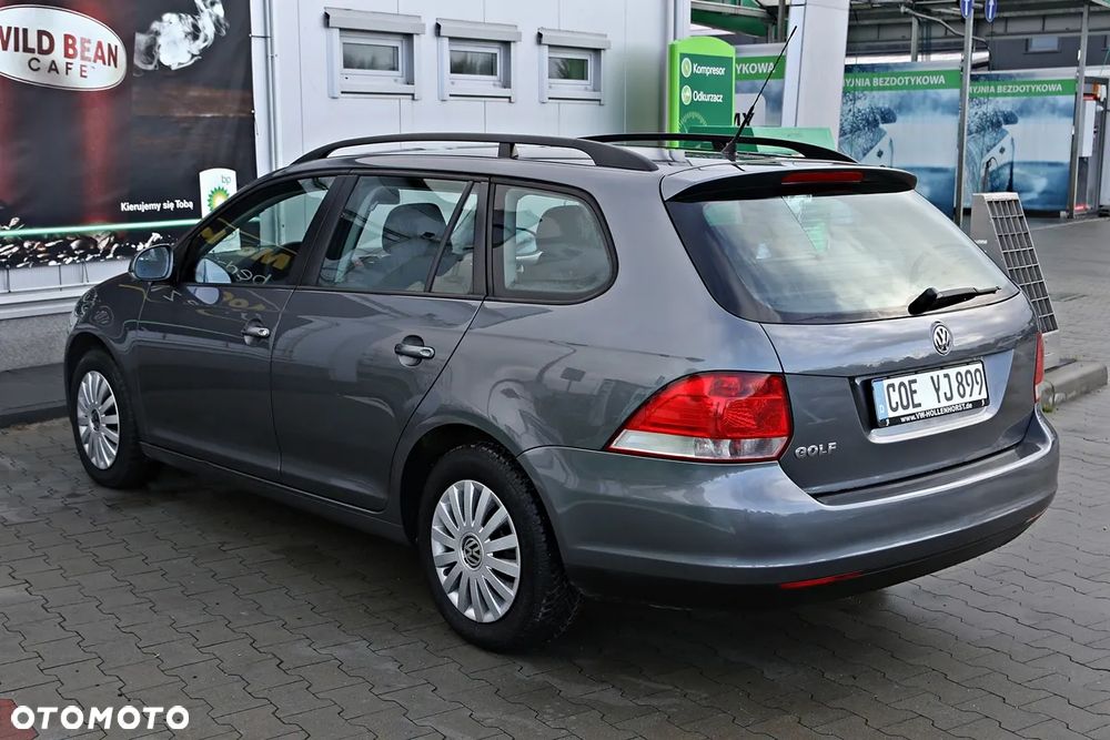 Volkswagen Golf - 22