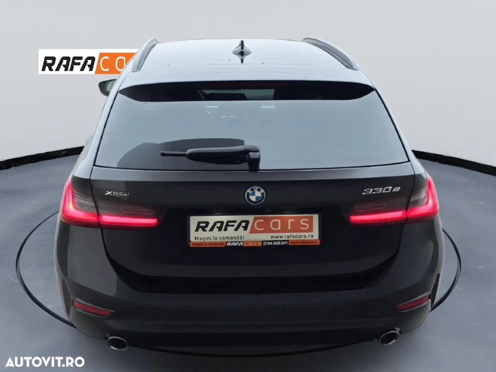 BMW Seria 3 330e xDrive Aut. Sport Line - 12