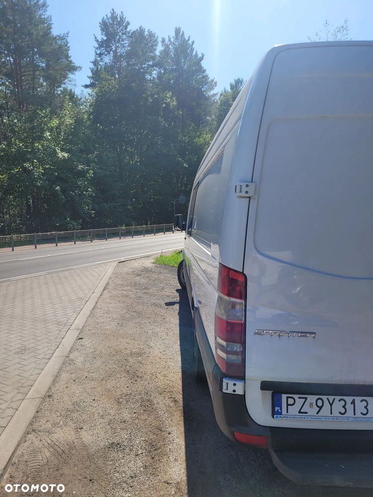 Mercedes-Benz Sprinter - 12