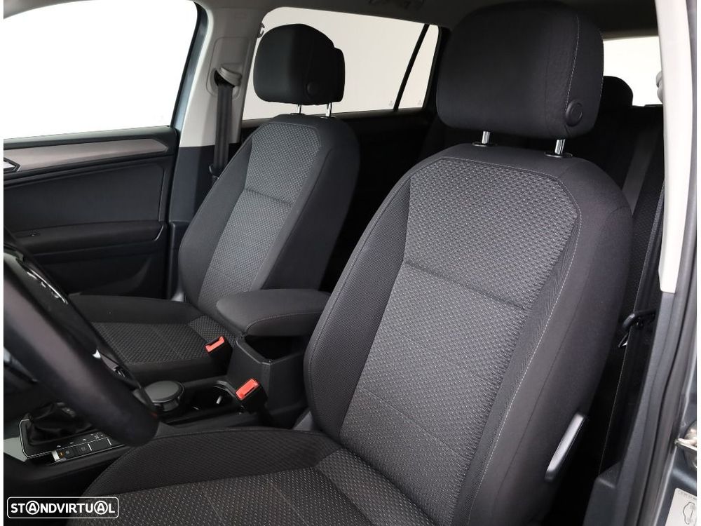 VW Tiguan Allspace 2.0 TDI Confortline DSG - 23