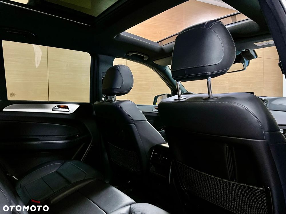 Mercedes-Benz GLS - 28