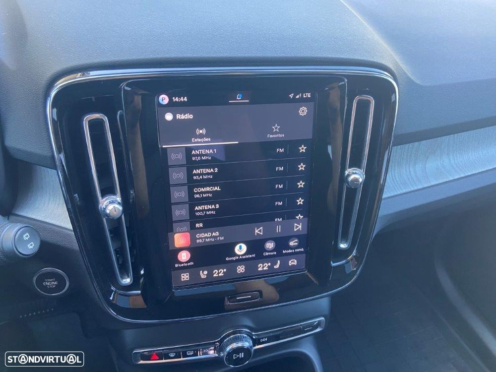 Volvo XC 40 2.0 B3 Plus Dark - 21