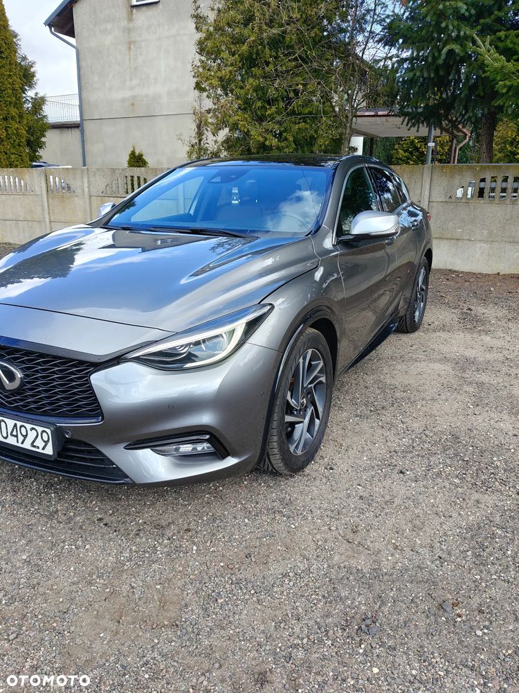 Infiniti Q30 - 3