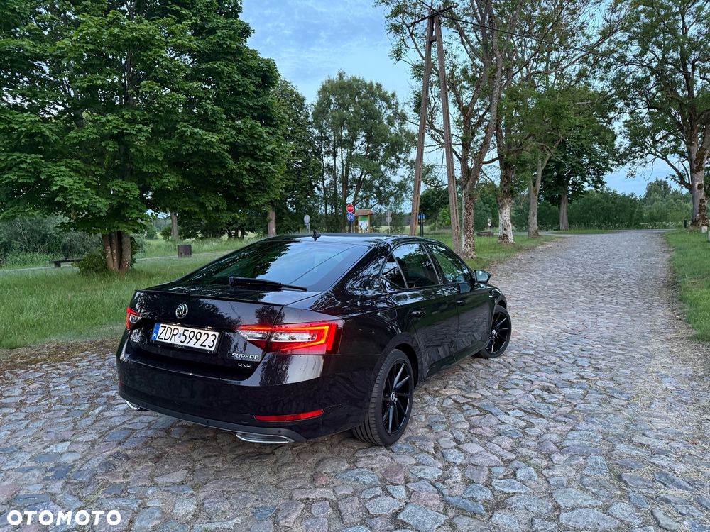 Skoda Superb 2.0 TDI 4x4 L&K DSG - 4