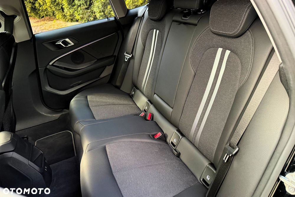 BMW Seria 2 218i Sport Line - 36