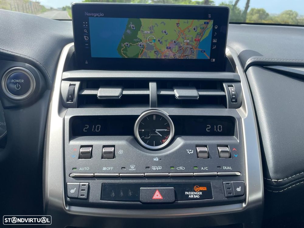 Lexus NX 300h Executive+ - 11
