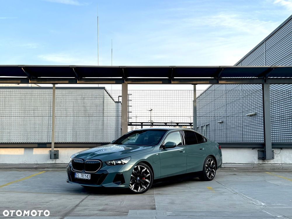 BMW Seria 5 550e xDrive PHEV M Sport - 9