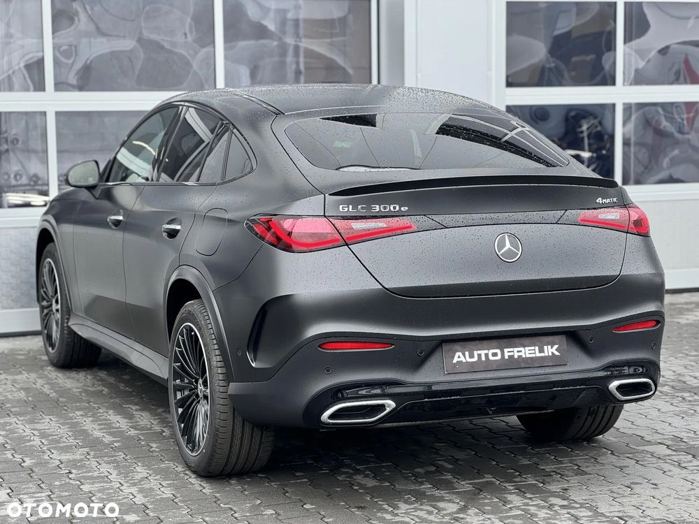 Mercedes-Benz GLC 300 e PHEV 4-Matic AMG Line - 12