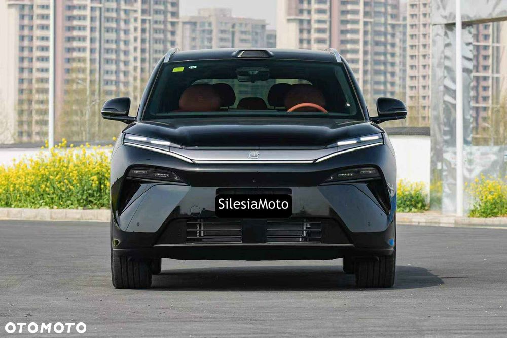 BYD Tang L - 2