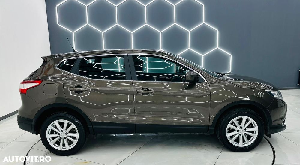 Nissan Qashqai 1.5 DCI N-Connecta - 33