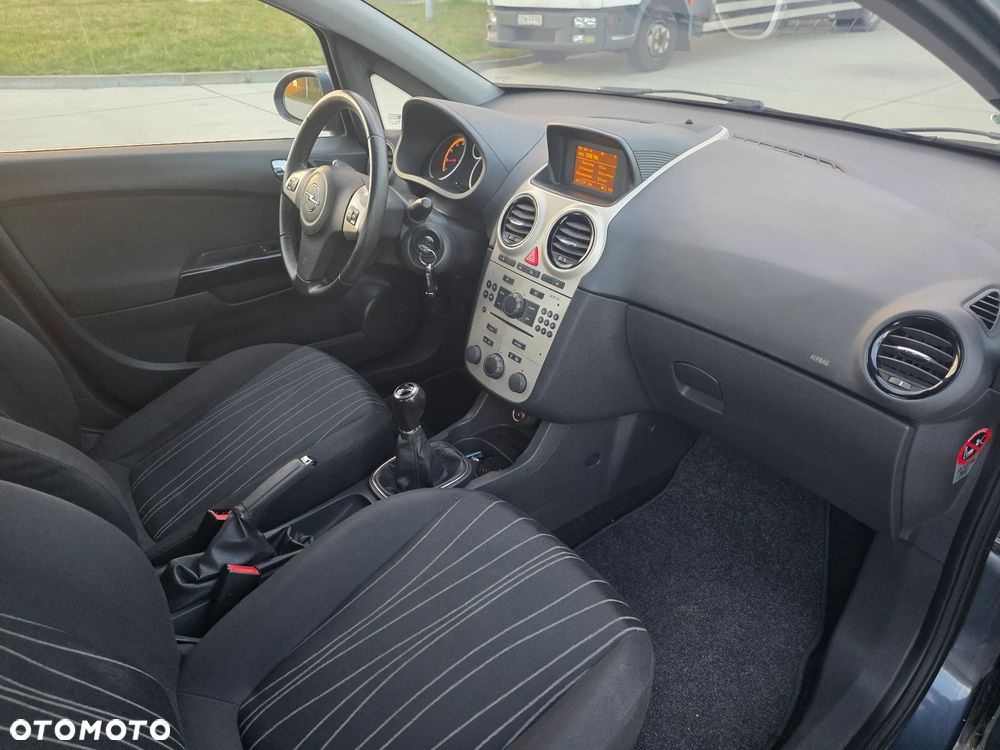 Opel Corsa 1.2 16V Edition - 10
