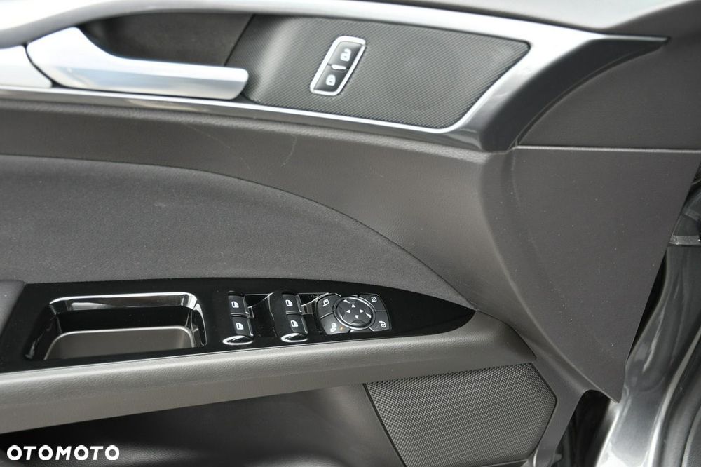 Ford Mondeo - 37