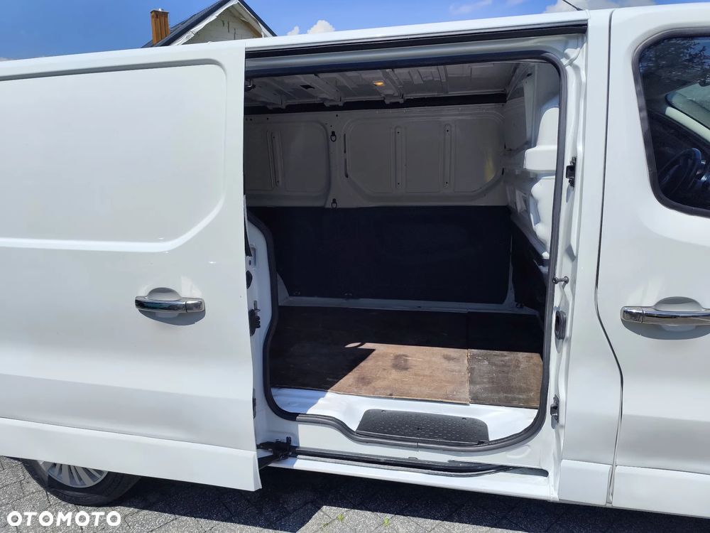 Opel Vivaro L2H1 2,9t Elegance - 9