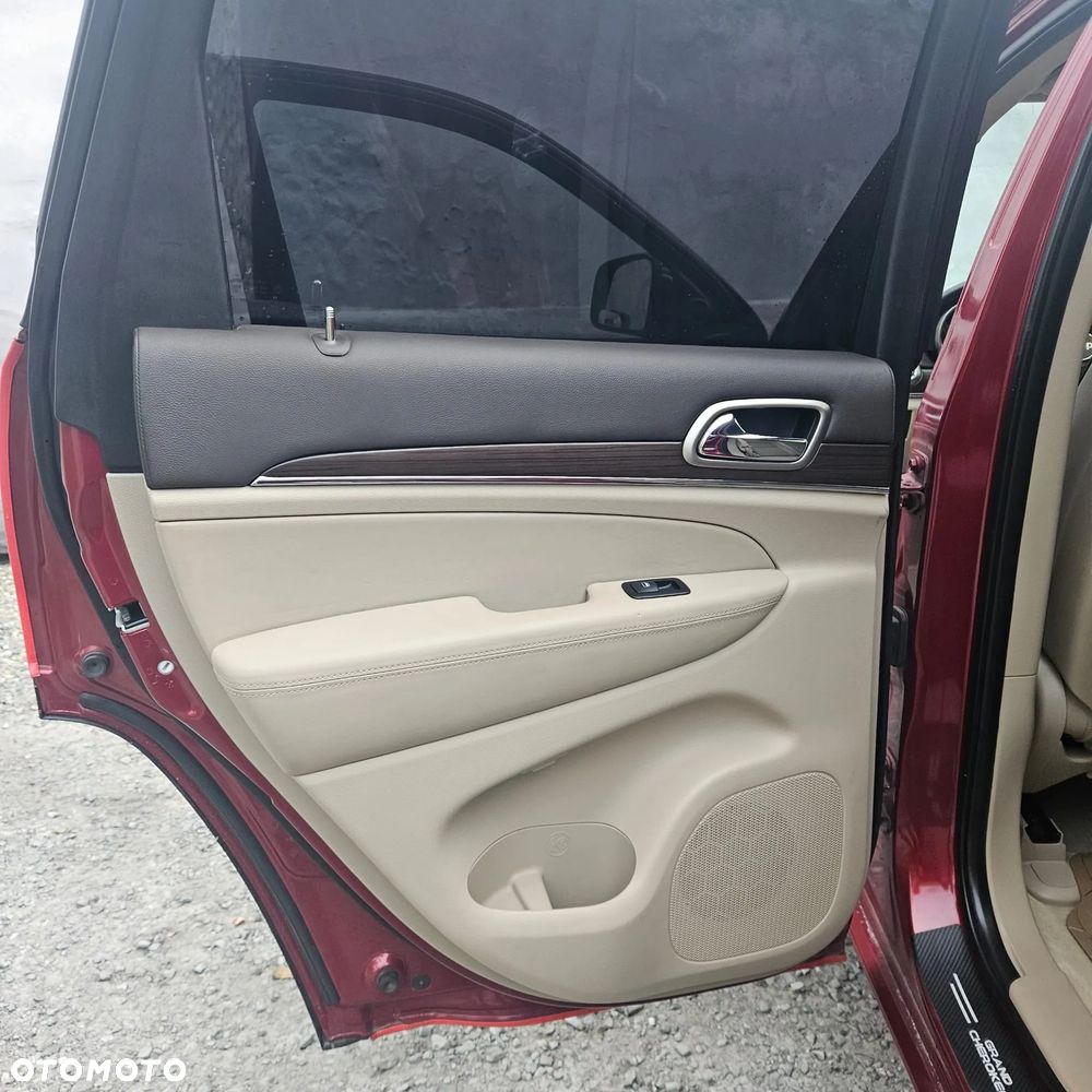 Jeep Grand Cherokee - 12