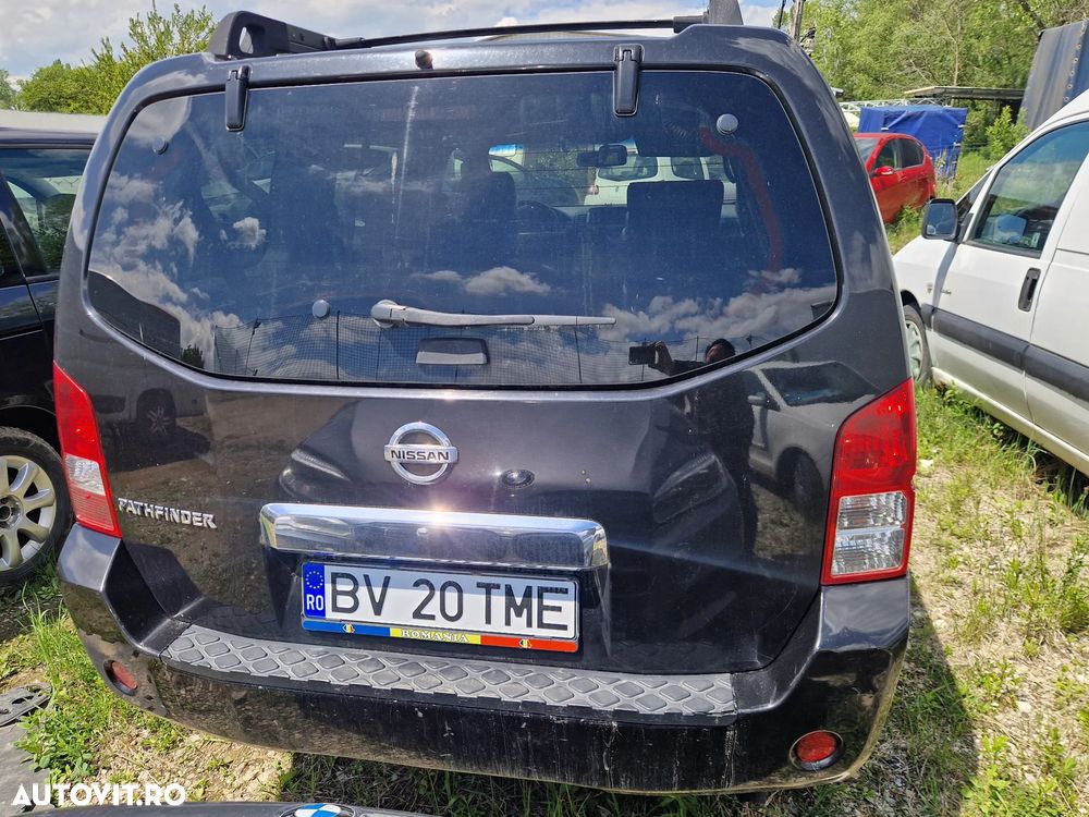 Nissan Pathfinder 2.5 dCi Aut SE - 2