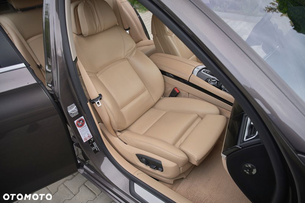 BMW Seria 7 750d xDrive Blue Performance Edition Exclusive - 25