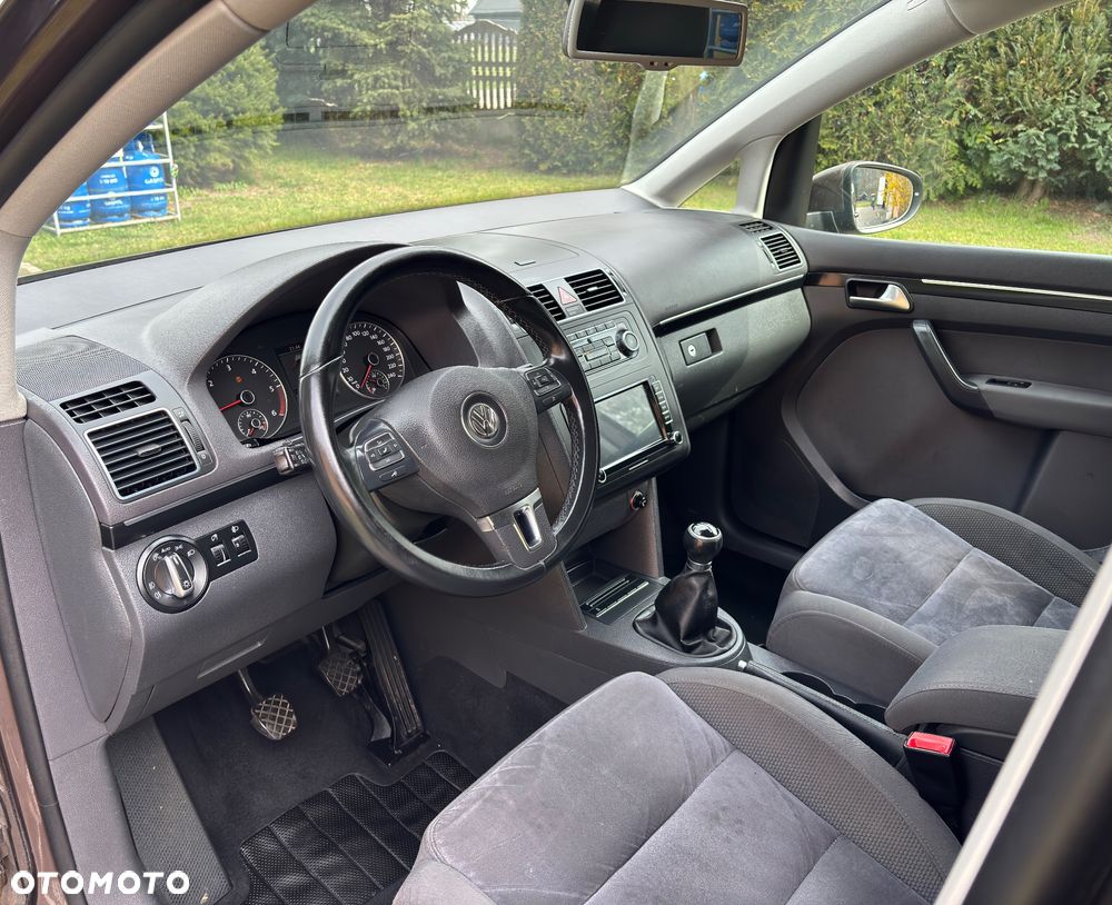 Volkswagen Touran 2.0 TDI DPF BlueMotion Technology Highline - 25