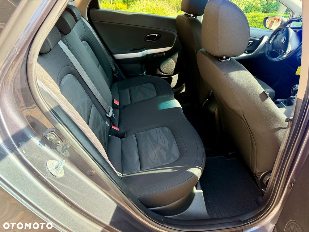 Kia Ceed 1.6 CRDi 136 ISG Vision - 17