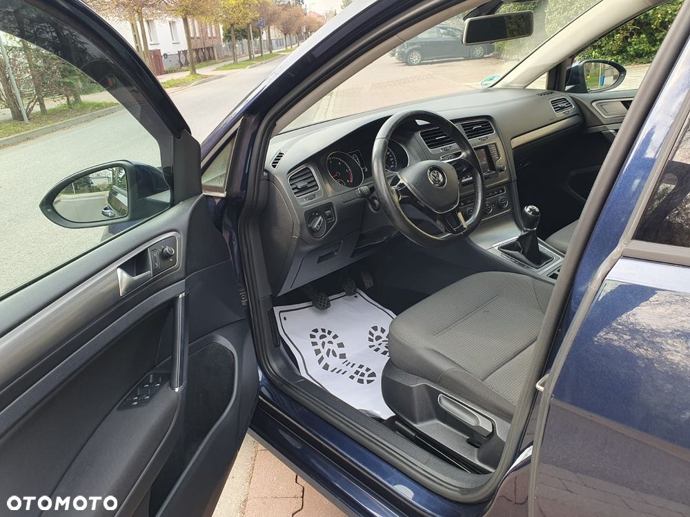 Volkswagen Golf - 20