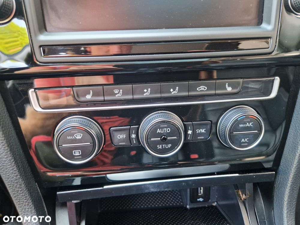 Volkswagen Golf - 21