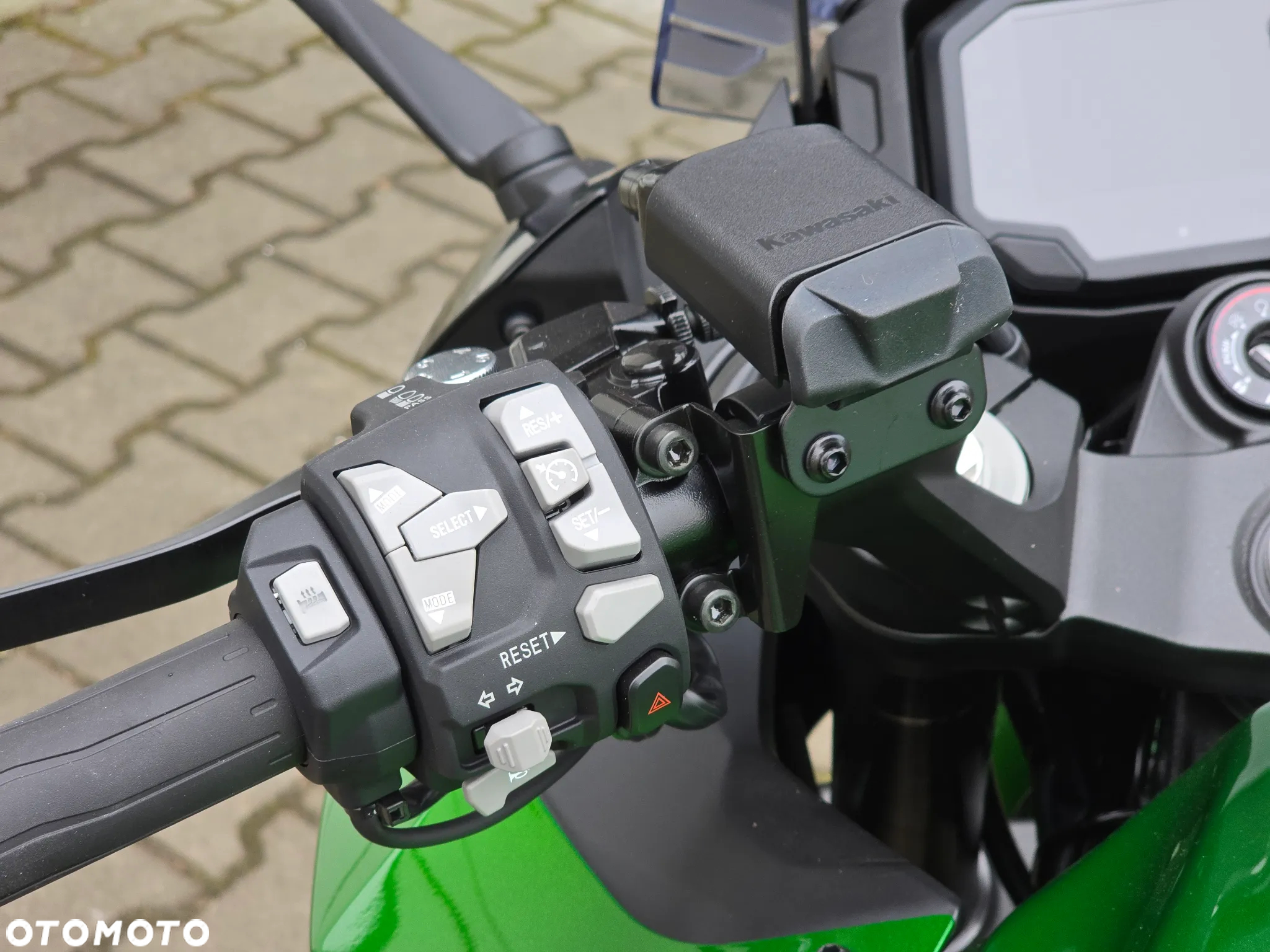 Kawasaki Ninja 1000 SX - 20
