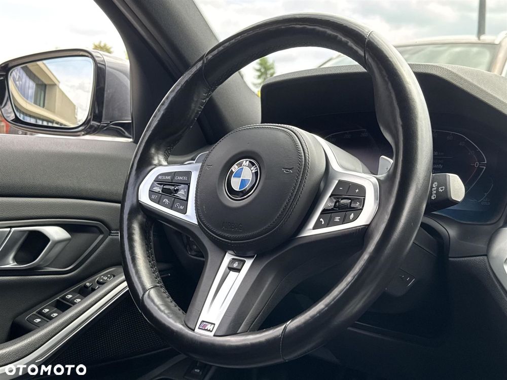 BMW Seria 3 320d xDrive - 9