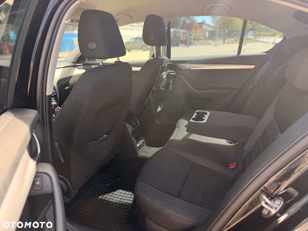 Skoda Octavia 1.5 TSI ACT Active - 8