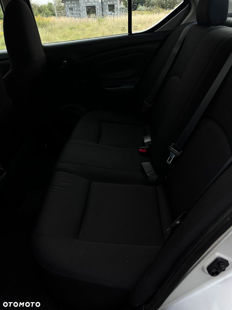 Nissan Tiida - 15